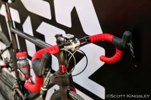 FSA handles the cockpit, with a Cateye computer.  Photo by ScottKingsleyPhotography.com.