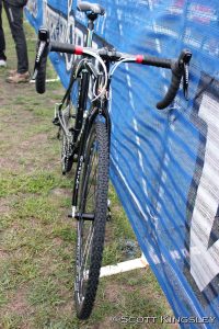 The front fork can wider tires, but also provides plenty of mud clearance. Photo by ScottKingsleyPhotography.com