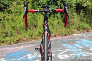 A relatively clean front end with plenty of room for 28's up front. Photo by ScottKingsleyPhotography.com